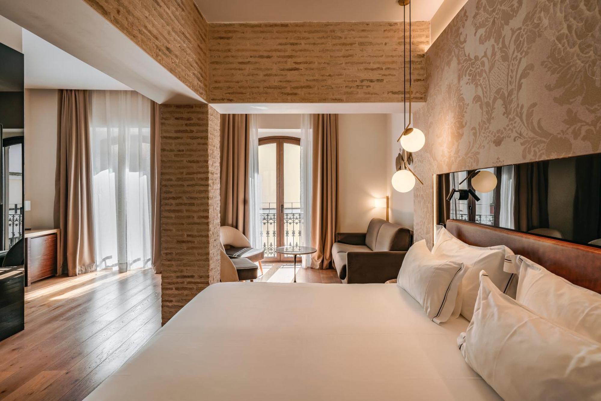 Unuk Hotel